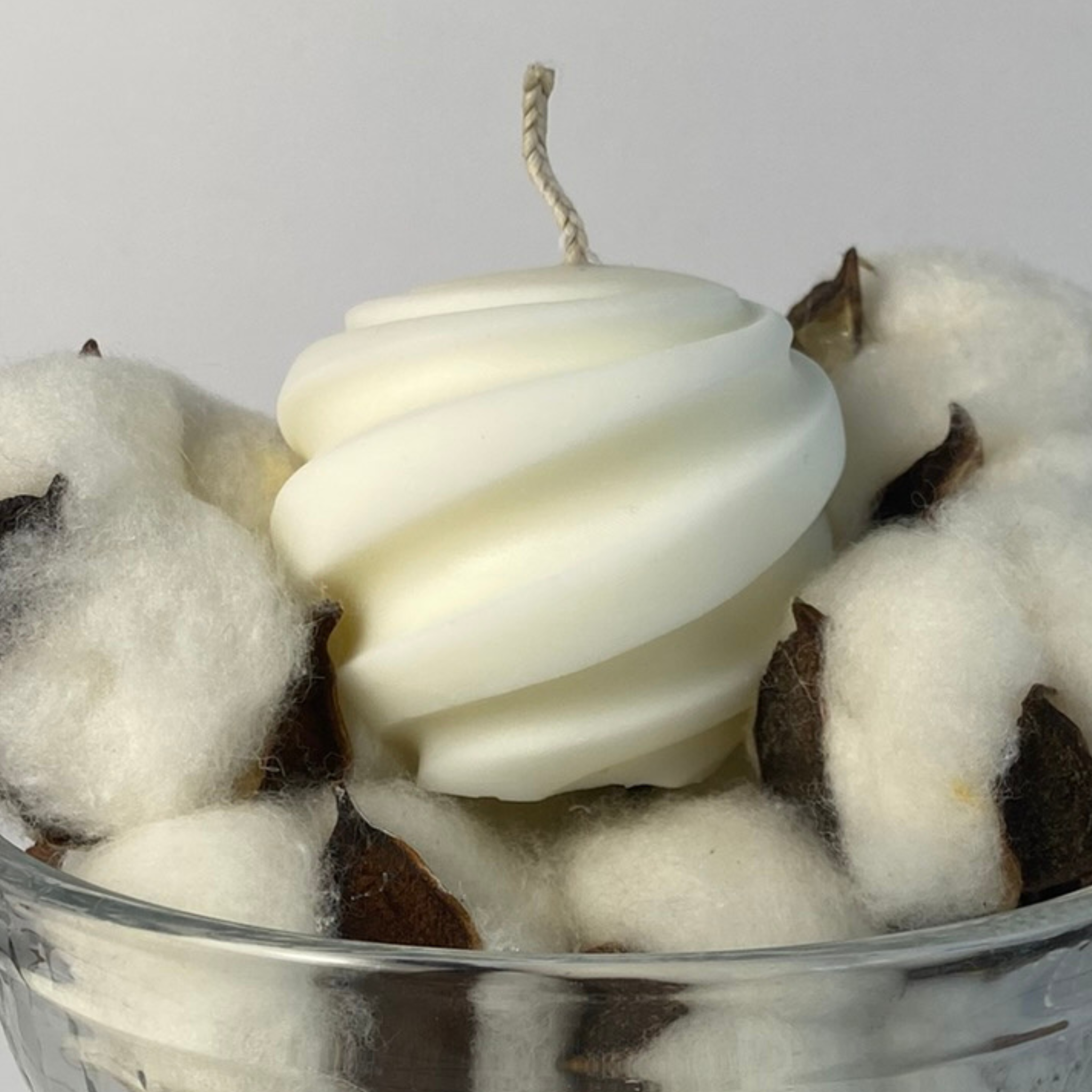 Twisted Orb Candle - Clean Cotton