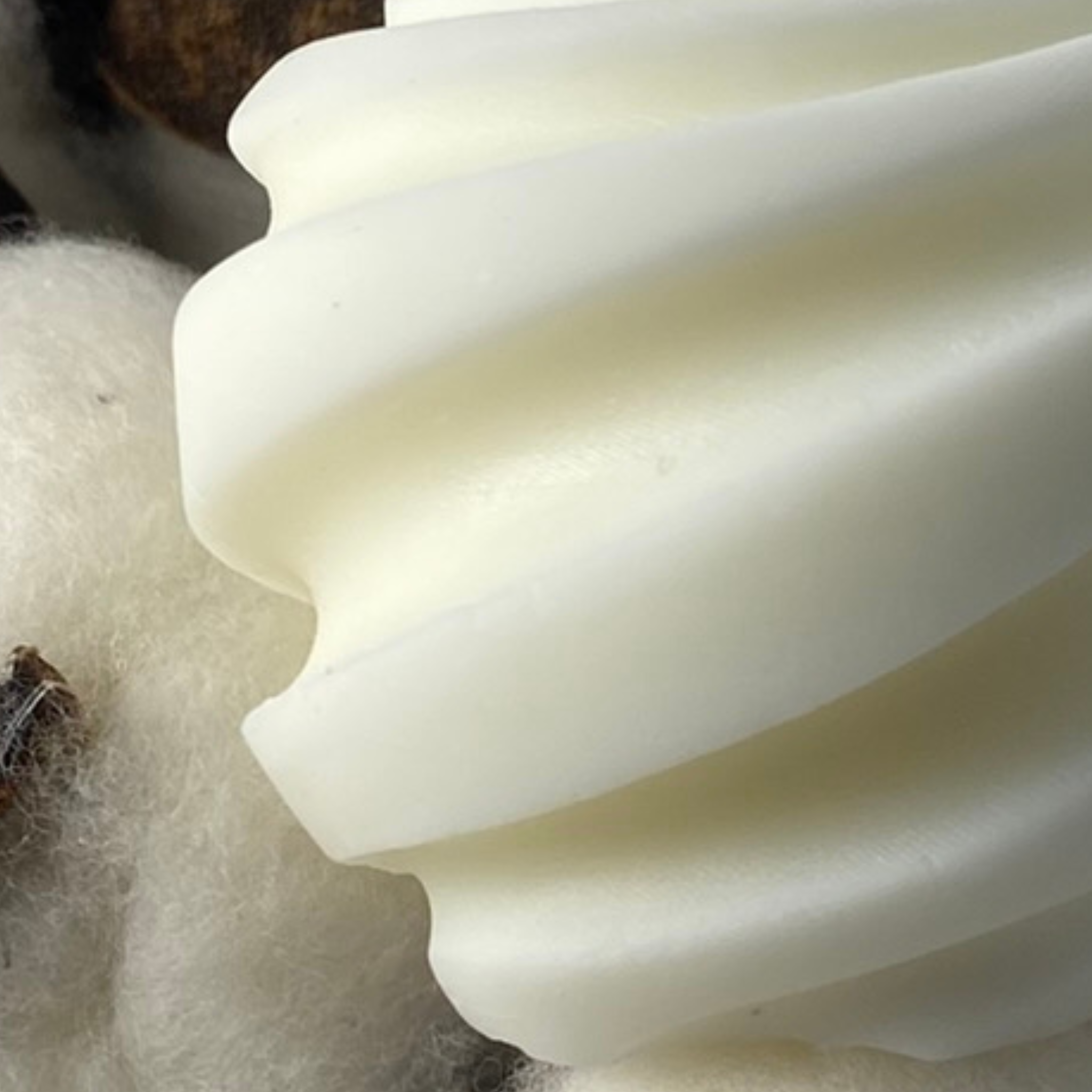 Twisted Orb Candle - Clean Cotton