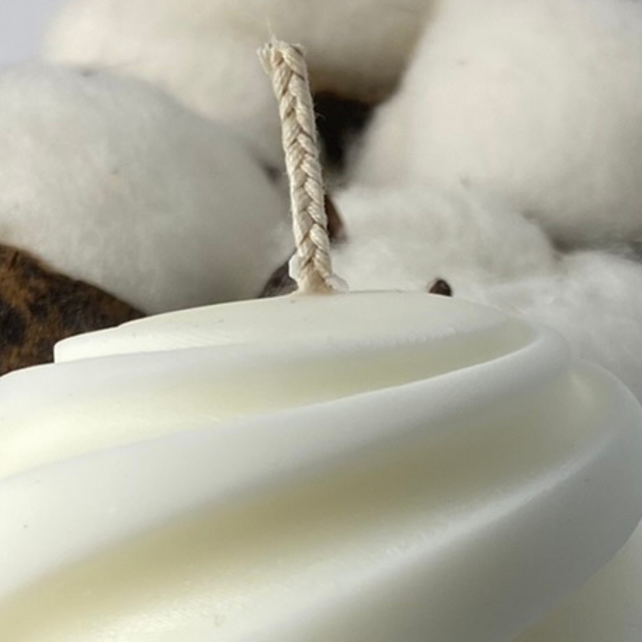 Twisted Orb Candle - Clean Cotton